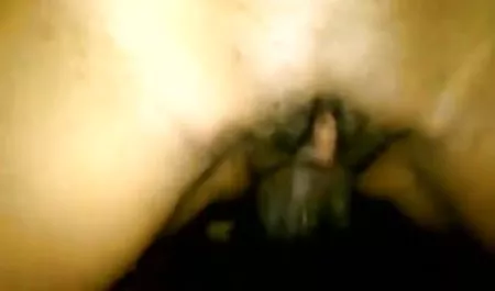 دختر جوان ازبکی دوست پسر محبوب خود را لگد می زند عكس كير در كوس