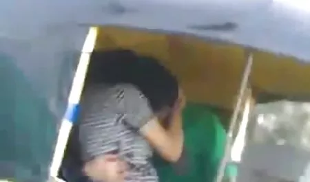 یک زن به پسر جوان عکس سکسی کون وکیر آموزش می دهد که لعنتی کند