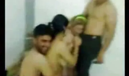 انگشتان کیردرداخل کس لزبین بالغ لعنتی جوجه در آرایش
