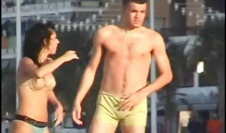 از لباس همسرش اغوا شد و در آشپزخانه شروع به عکس سکسی کوس وکیر لعنتی كرد