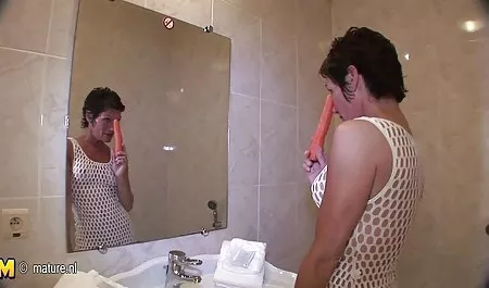 تا اینکه بلوند عکس متحرک کیر دوستش را لیسید ، او را رها نکرد